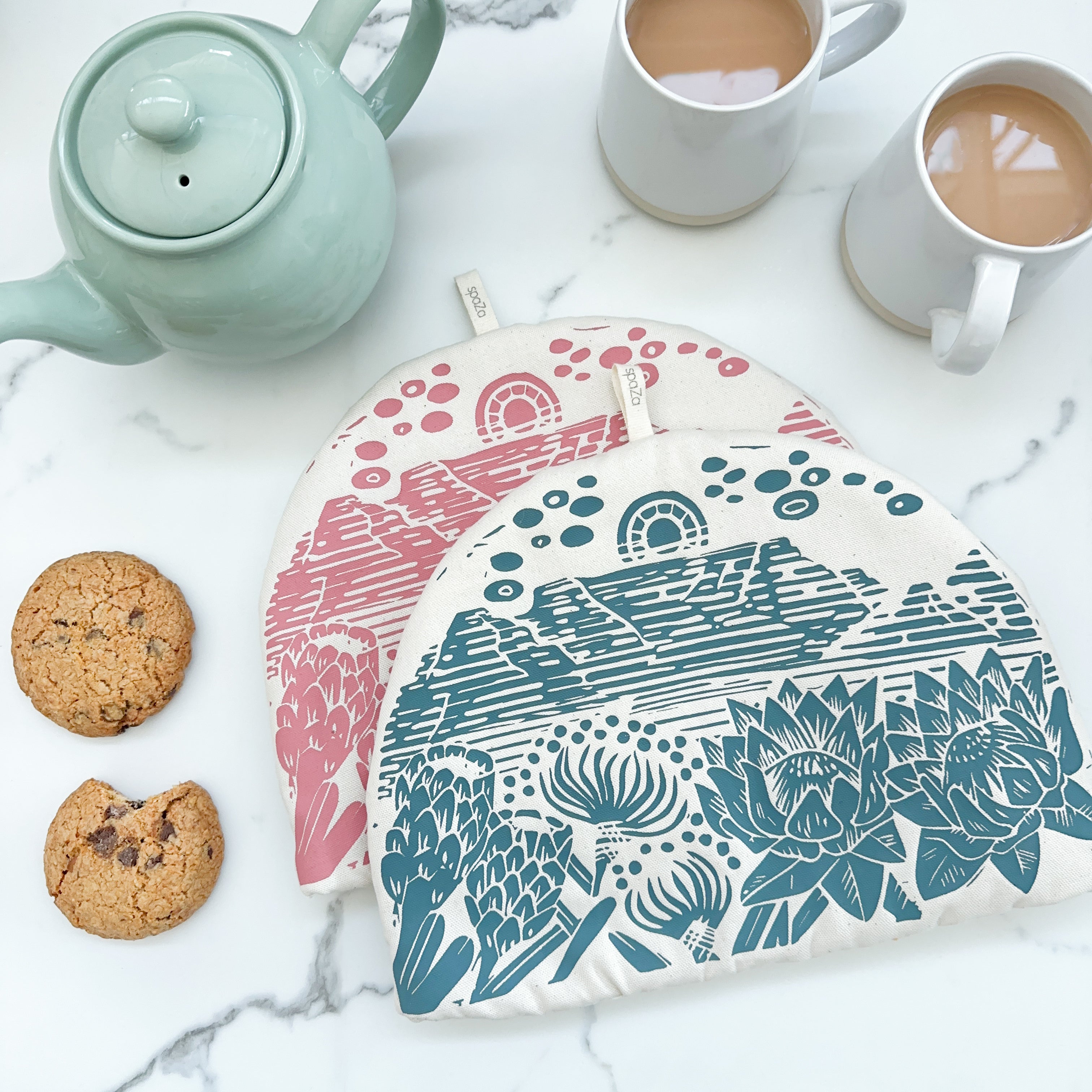 Tea Cozy for teapot brewing tea | Table Mountain Print