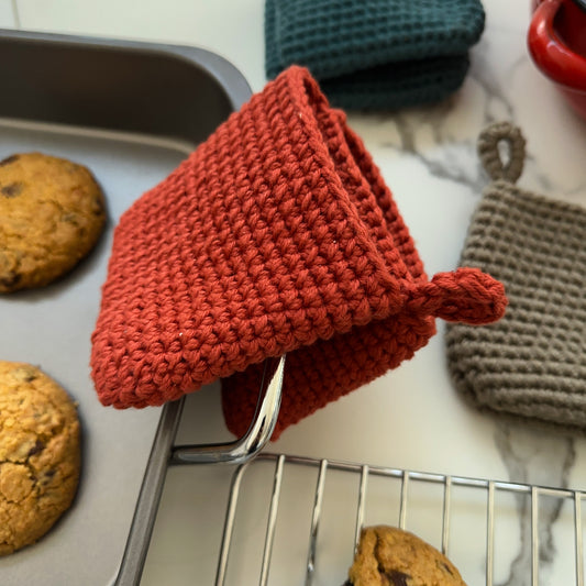 Crocheted Cotton Pinch Mitt | Heat-Resistant Oven and Appliance Glove