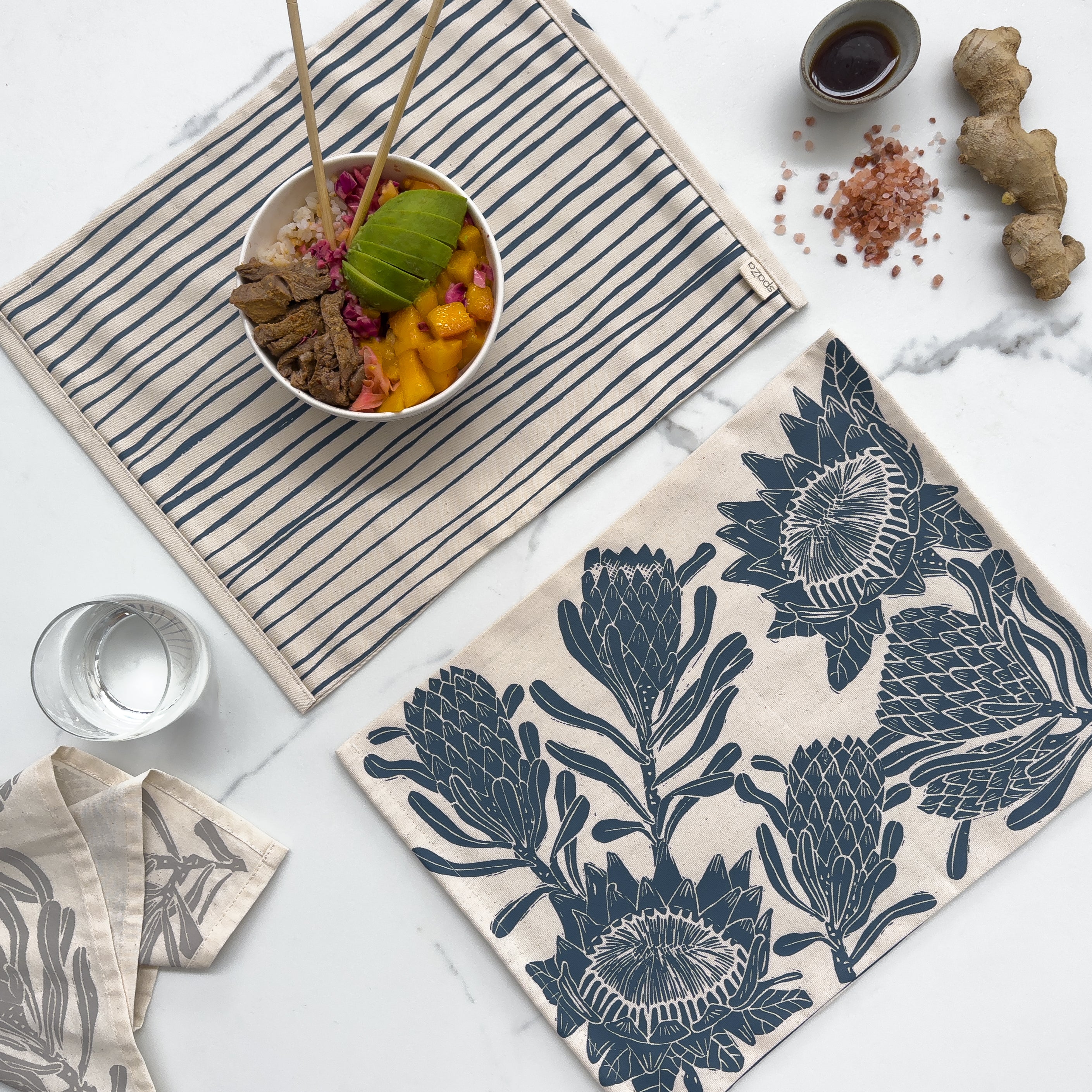 Placemats set of 2 Protea Print | fabric, reversible table setting