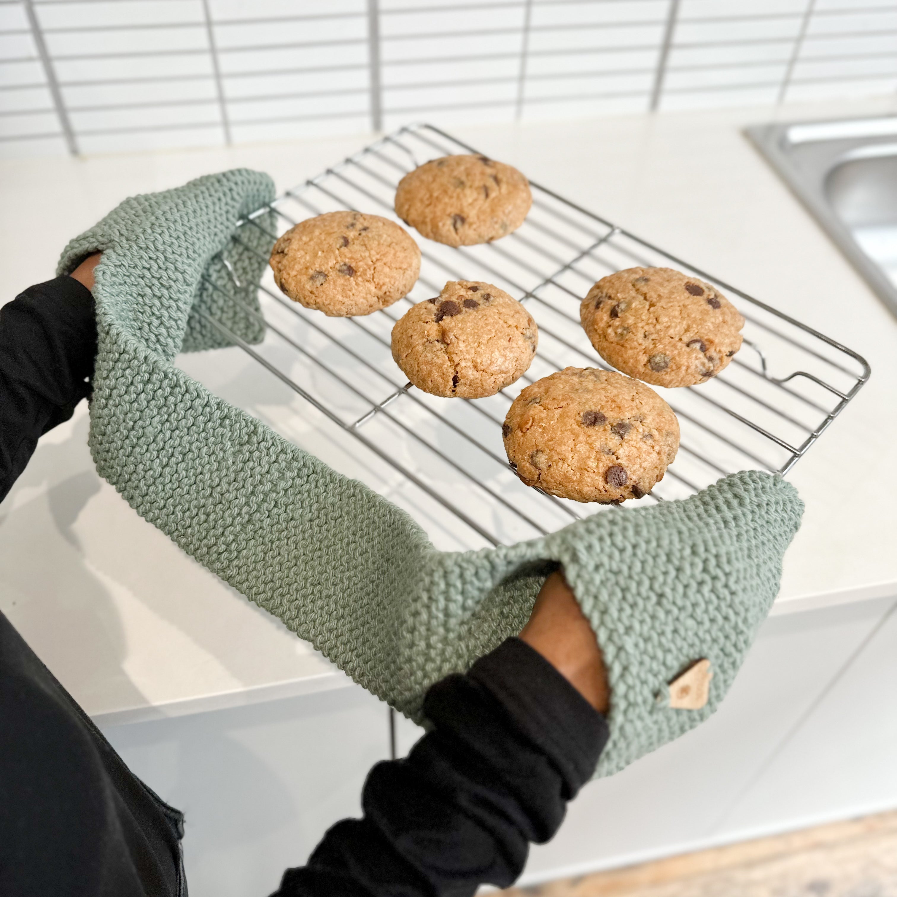 2 Pack-Oven Mitts Heat Resistant Kitchen Pot Holder Cooking Gloves, Green  Flower