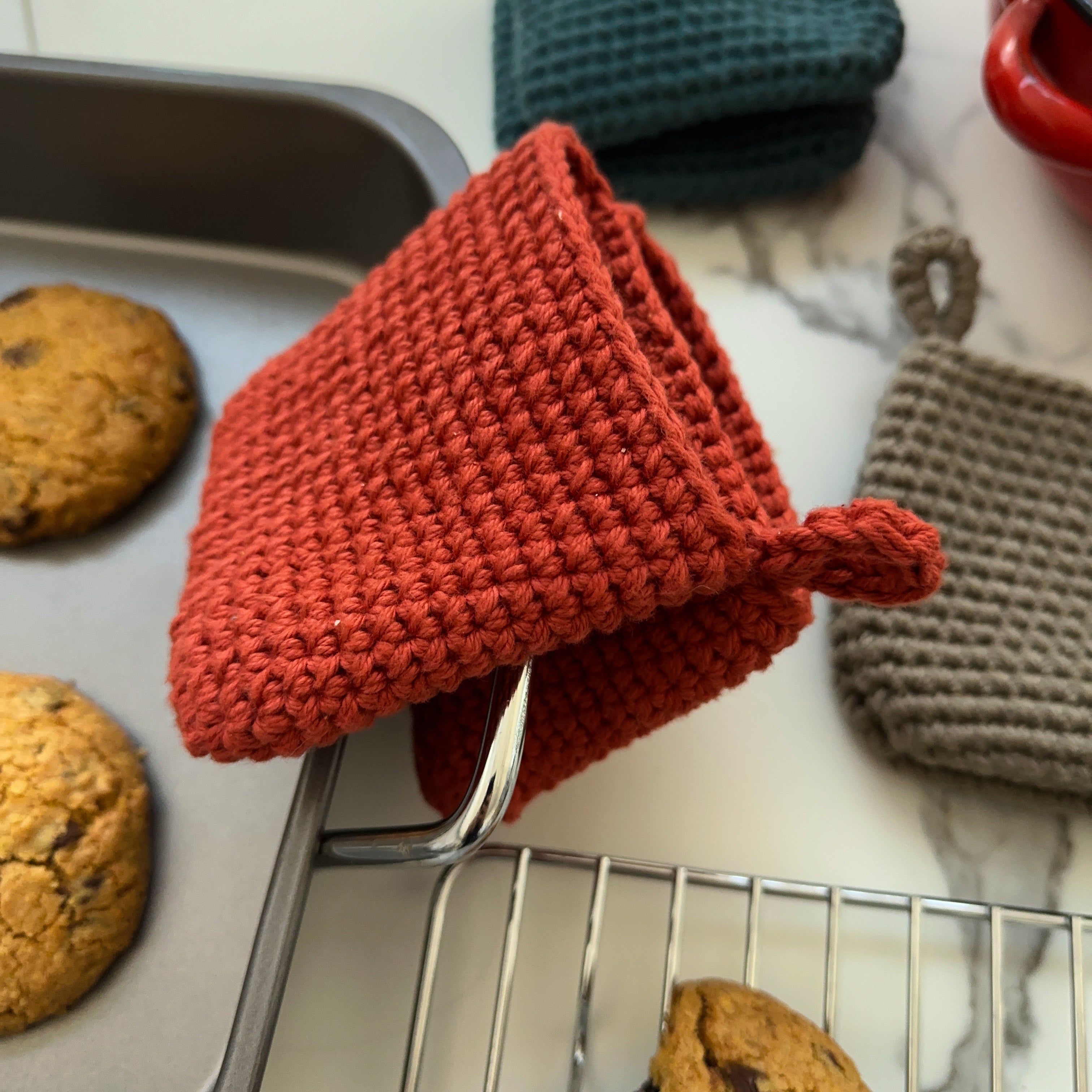 Crochet Potholder Pinch Mitt | exceptional heat resistance, man sized mitt.