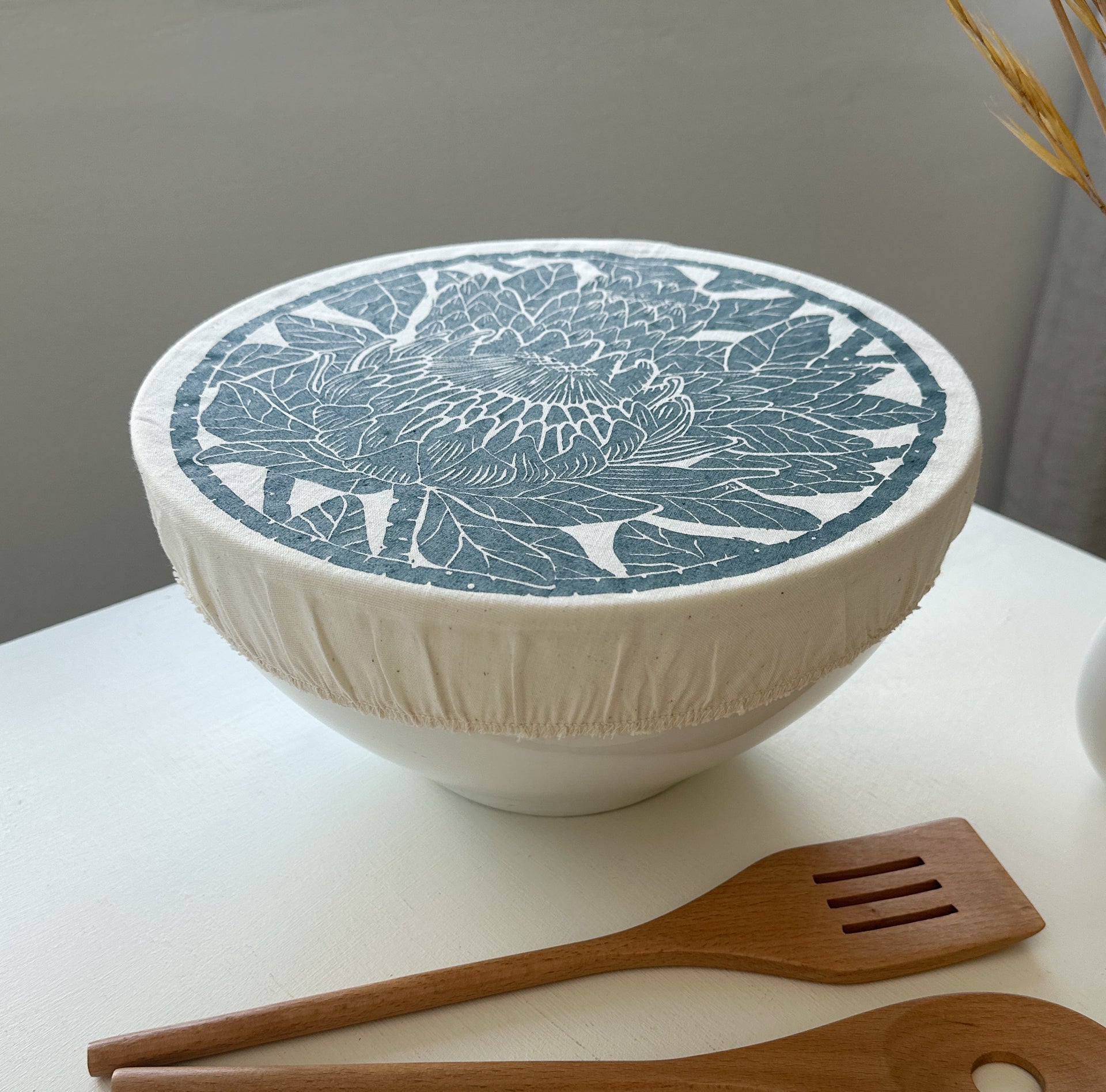 Dish and Bowl Cover Large | Protea Print