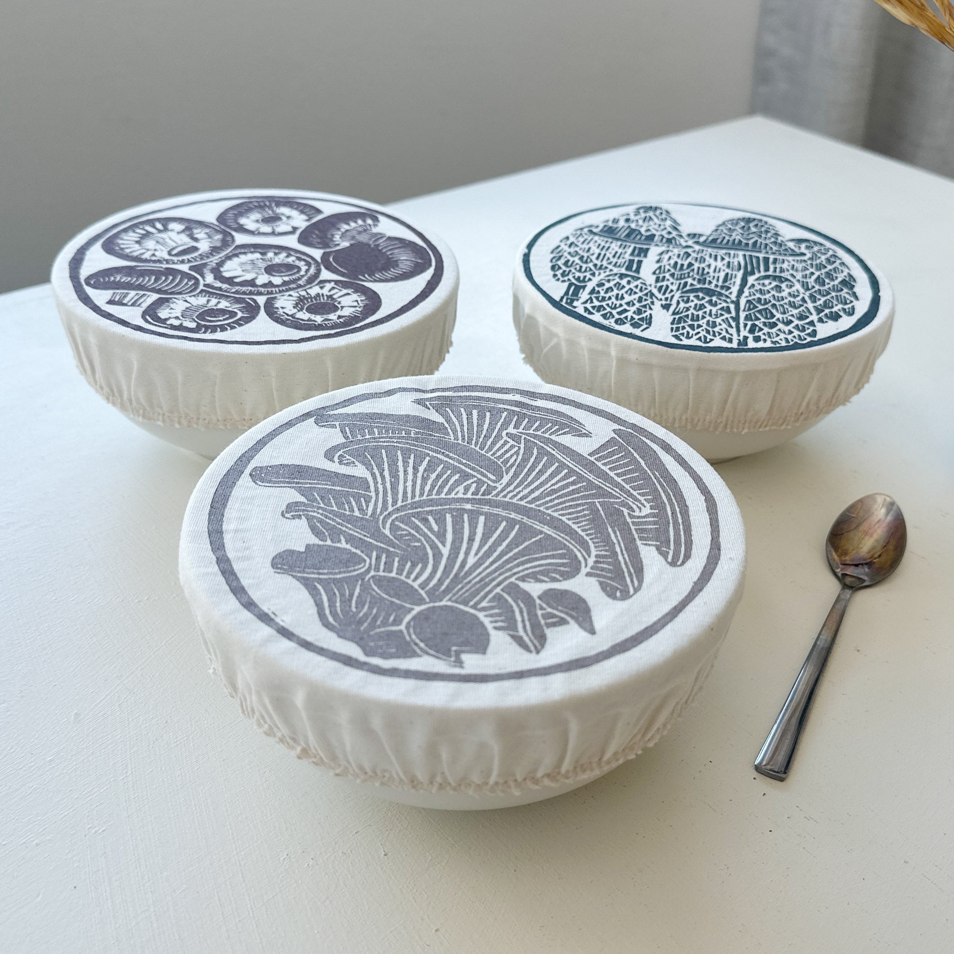 Bowl Covers Set of 3 cereal bowl covers fits 13-17cm / 5-7in Mushroom Print